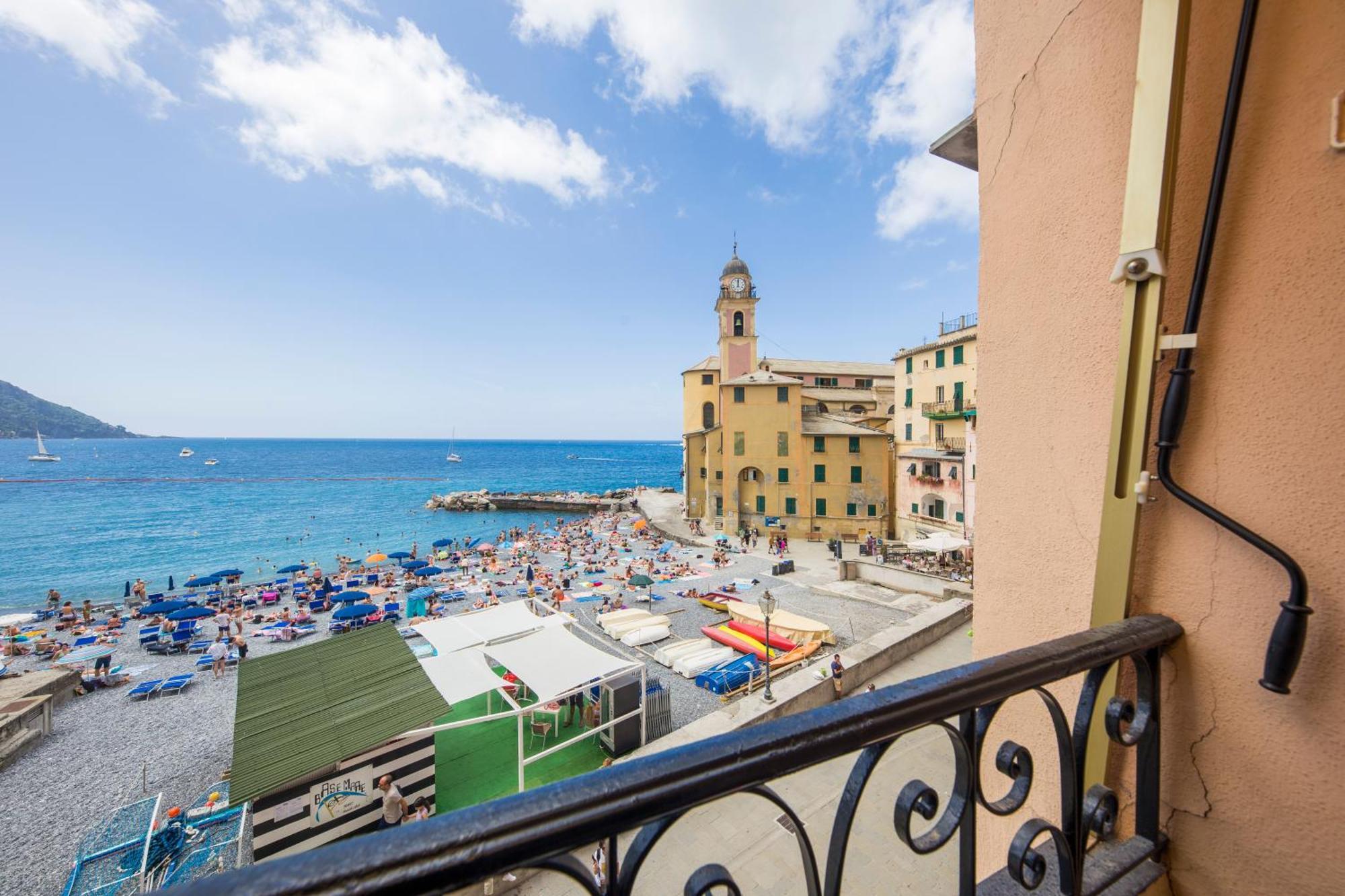Casaviva Family Beachfront House In Camogli Exterior photo